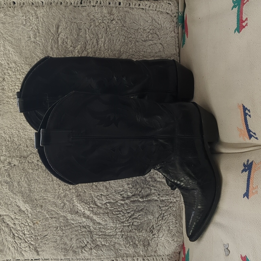 Justin Black Women's Cowboy Boots, Size 8 - Picture 2 of 7